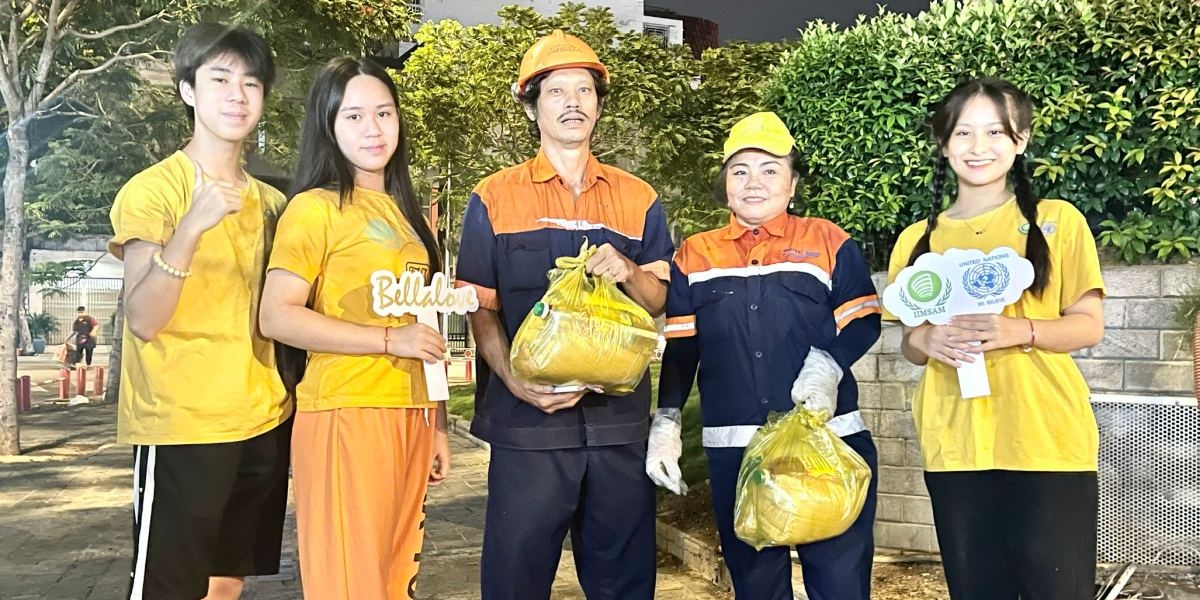 Hoa hậu Bella Vũ, Á vương Oscar cùng hot teen Thảo Vy tặng quà cho công nhân vệ sinh môi trường