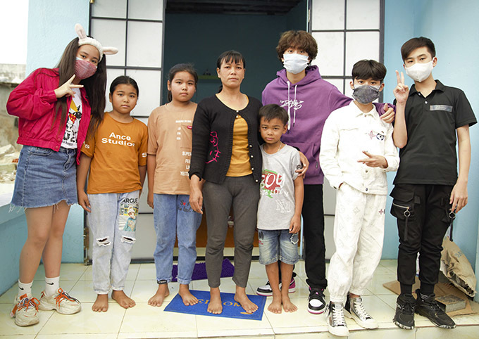 Bella Vũ tặng nhà tình thương cho gia đình chị Lanh ở đảo Lý Sơn